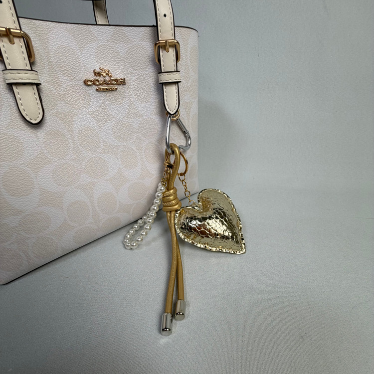 چارم بگ قلب طلایی و مروارید